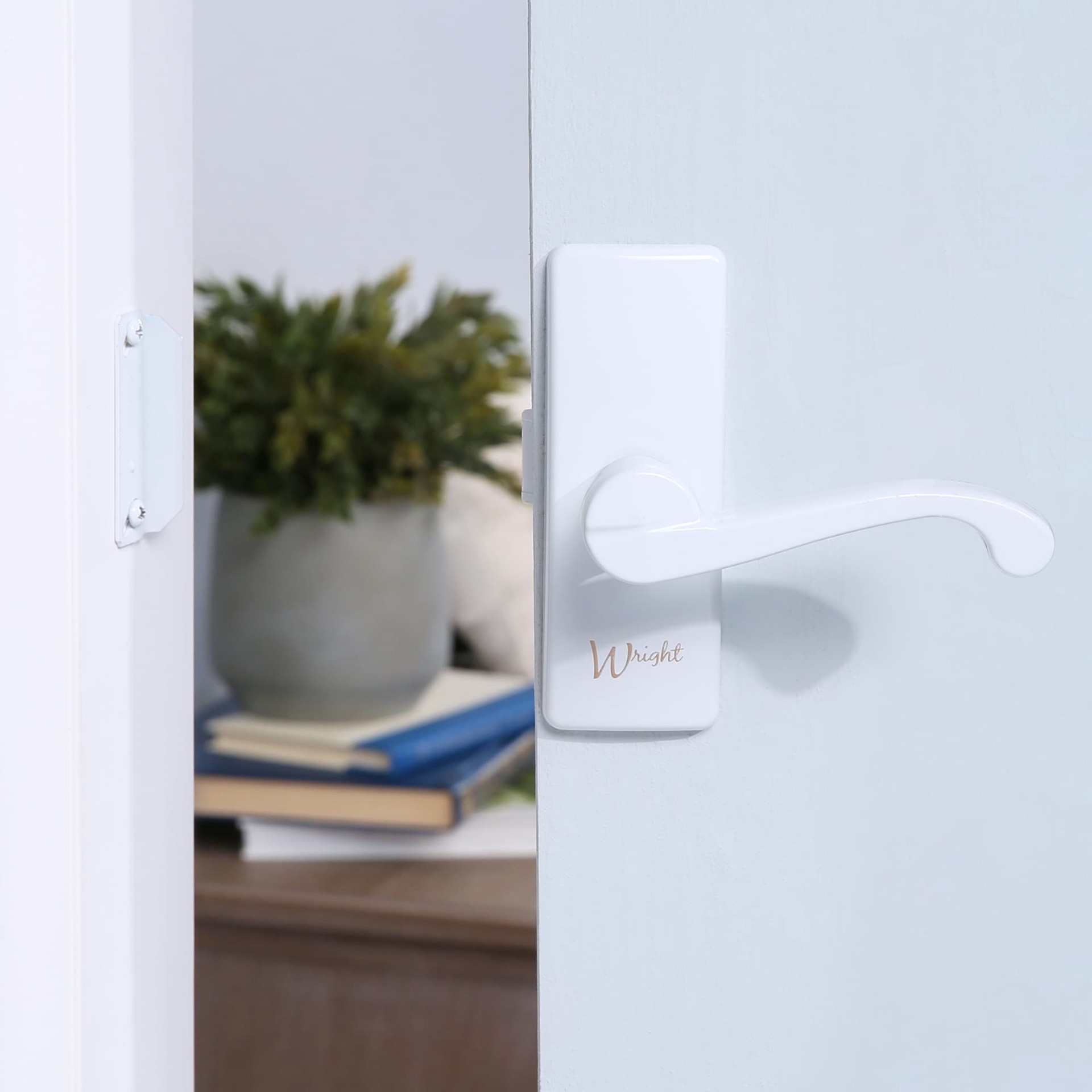 slide 2 of 6, WRIGHT PRODUCTS Gloss White Lockable Screen/Storm door Replacement Handleset, 1 ct