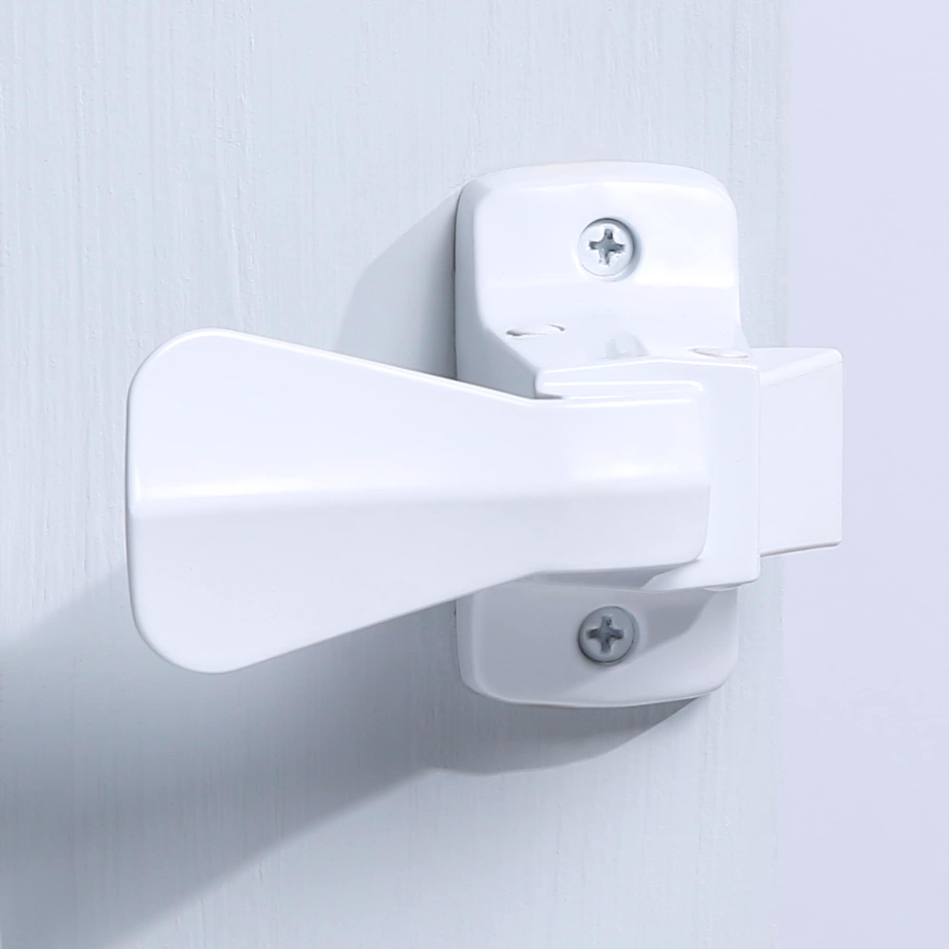 slide 5 of 6, WRIGHT PRODUCTS Gloss White Lockable Screen/Storm door Replacement Handleset, 1 ct