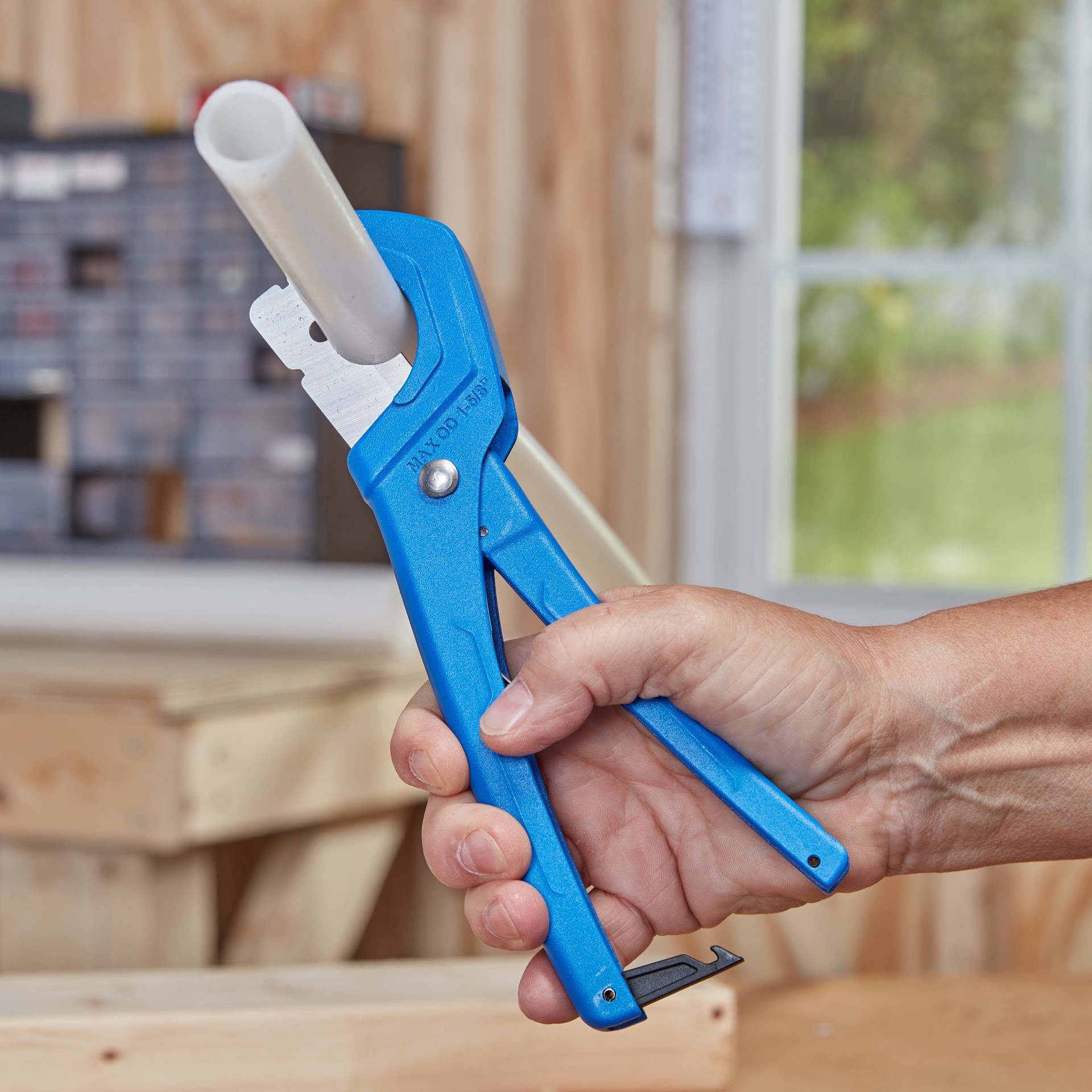 slide 3 of 6, Kobalt 1-1/4-in Poly tube cutter, 1 ct