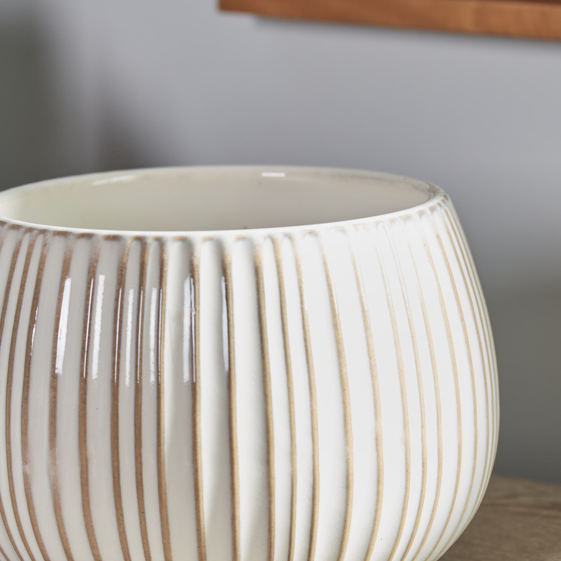 slide 2 of 6, allen + roth Round 5.13-in W x 8-in L White Ceramic Indoor Planter, 1 ct