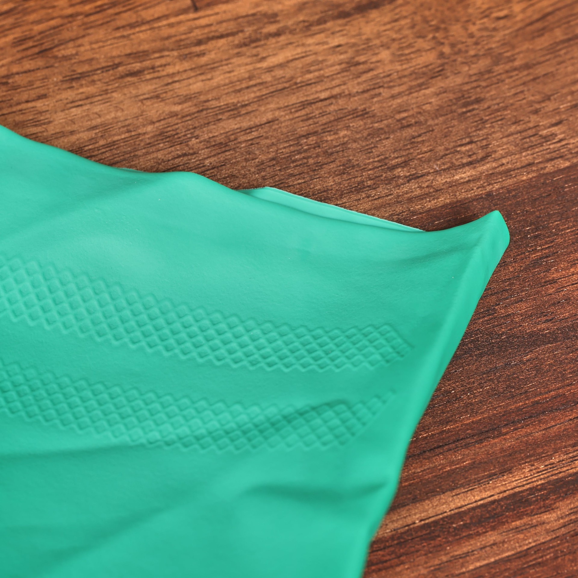 slide 3 of 6, Clorox Medium Embossed -Grip Nitrile Disposable cleaning gloves 1 -Pairs, 1 ct