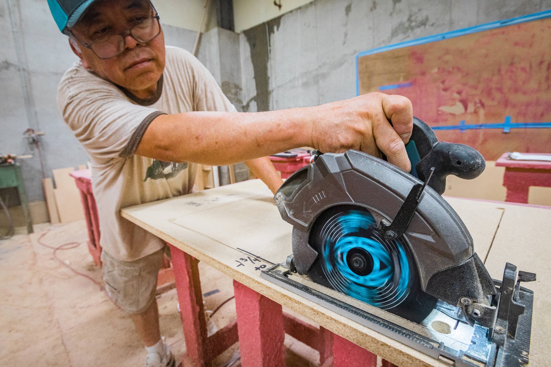 slide 5 of 6, Spyder Ultra Fine 7-1/4-in 60-Tooth Fine Finish Tungsten Carbide-tipped Steel Circular Saw Blade, 1 ct