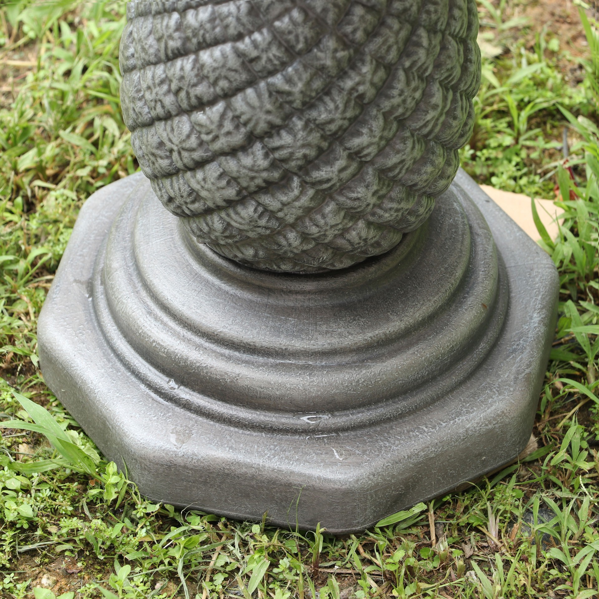 slide 5 of 6, Style Selections Pineapple 20-in H Gray Plastic Complete birdbath, 1 ct