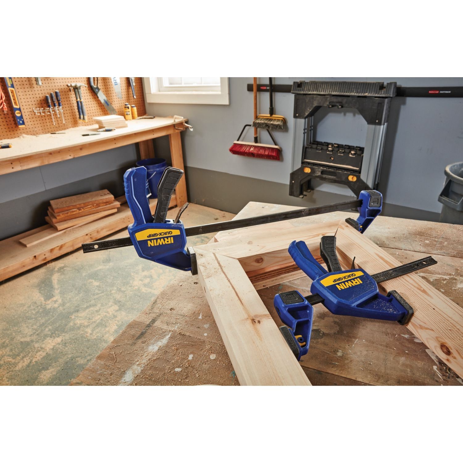 slide 2 of 6, IRWIN QUICK-GRIP 6-in Medium-Duty One Handed 300-lb Bar Clamp, 1 ct