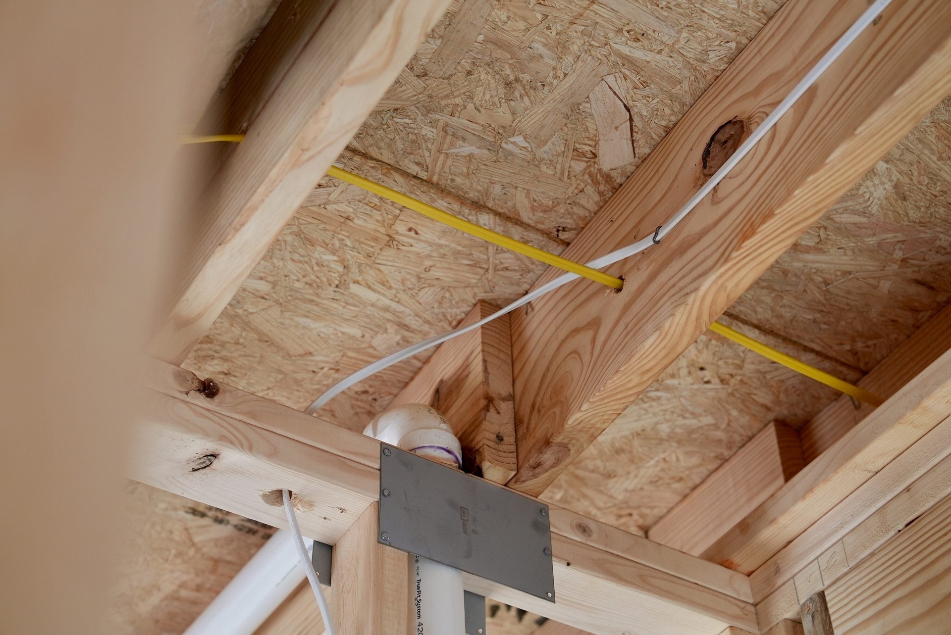 slide 5 of 6, Southwire 50-ft 12 / 2 / Romex SIMpull Solid Indoor CU NM-B W/G Individual pack ( By-the-roll ), 1 ct