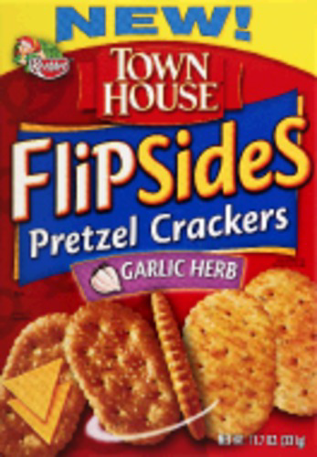 slide 1 of 1, Town House Keebler Town House Flipsides Garlic Herb Pretzel Crackers, 11.7 oz