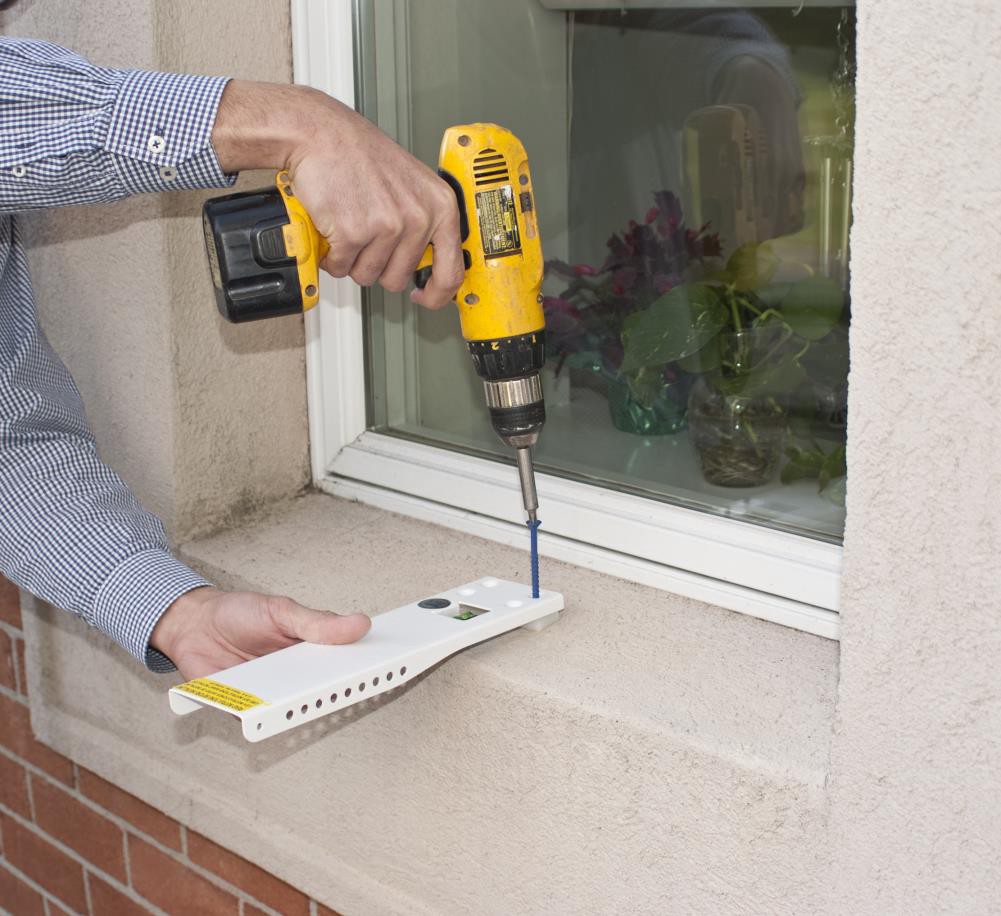 slide 6 of 6, Frost King 3.75-in W x 18-in H Window Air Conditioners Support Bracket, 1 ct