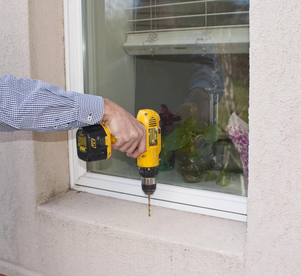 slide 5 of 6, Frost King 3.75-in W x 18-in H Window Air Conditioners Support Bracket, 1 ct