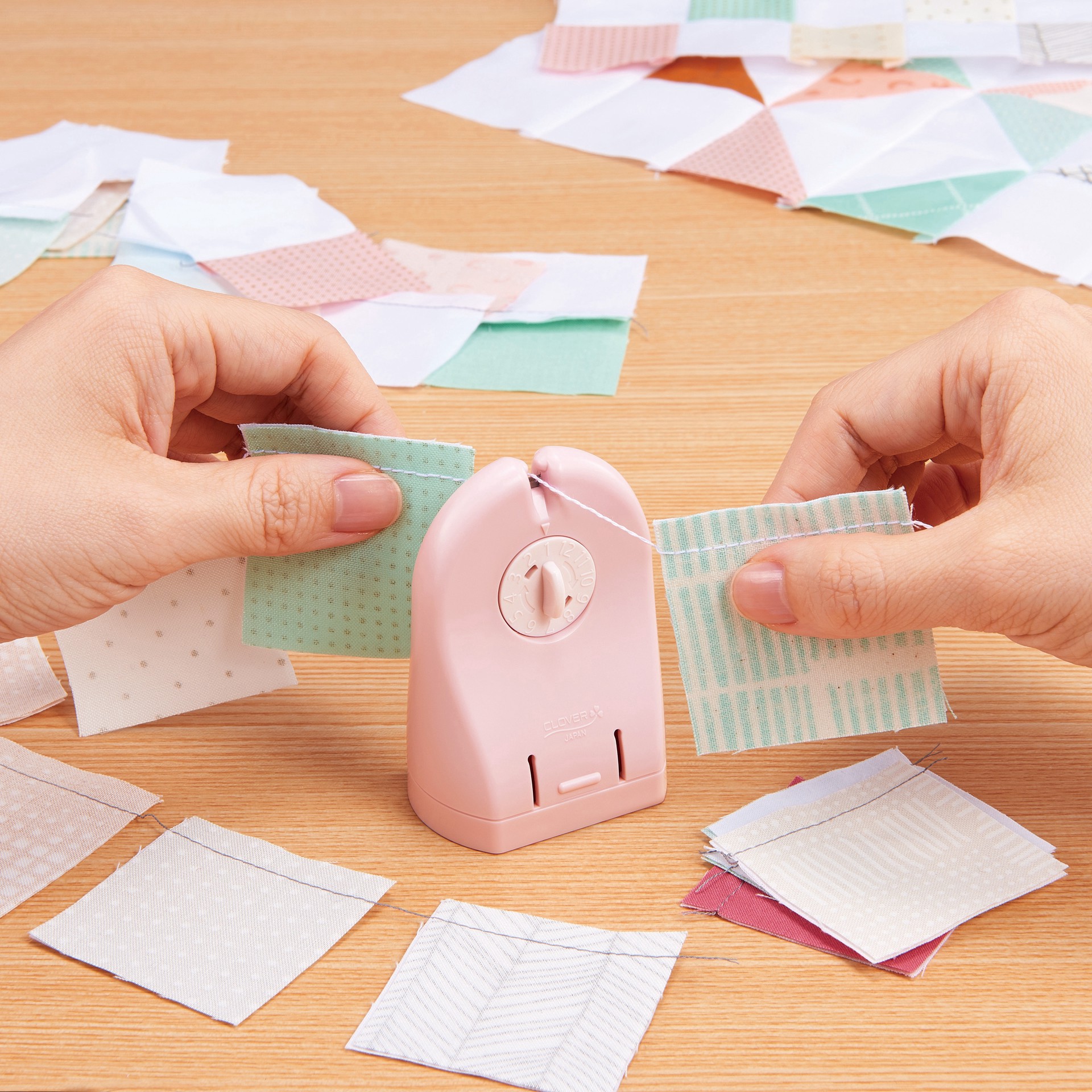 slide 4 of 4, Clover "quick Cut" Thread Cutter, 3.125 in x 1.5 in x 2.125 in