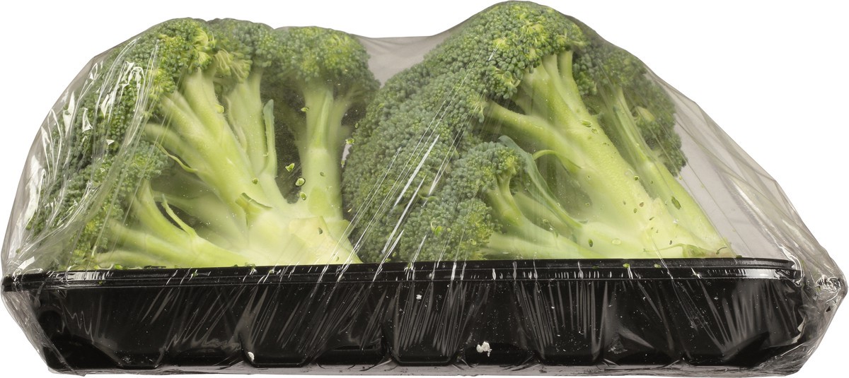 slide 4 of 9, Robinson Fresh Broccoli 2 ea, 2 ct