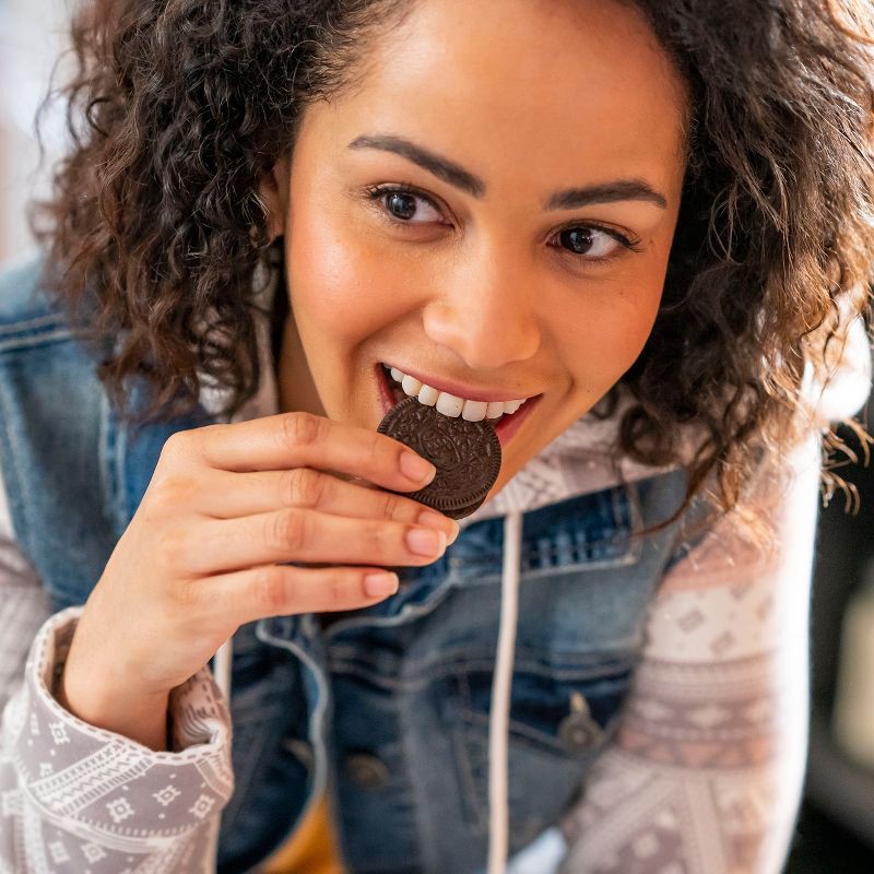 slide 8 of 17, OREO Chocolate Sandwich Cookies - Snack Packs - 2.4oz / 12ct, 2.4 oz, 12 ct