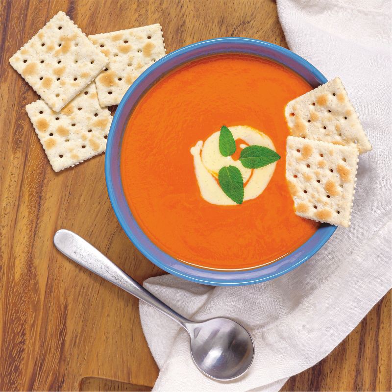 slide 6 of 9, Premium Original Saltine Crackers Lunch Snacks - 16oz, 16 oz