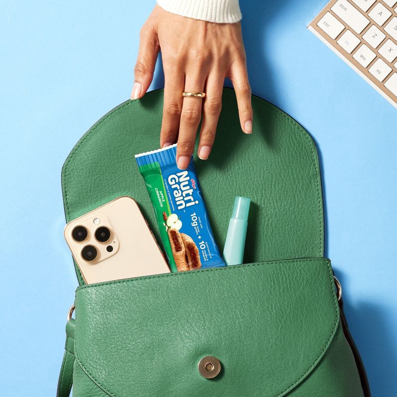 slide 6 of 10, Nutri-Grain Apple Cinnamon Soft Baked Breakfast Bars - 8ct/10.4oz, 8 ct; 10.4 oz