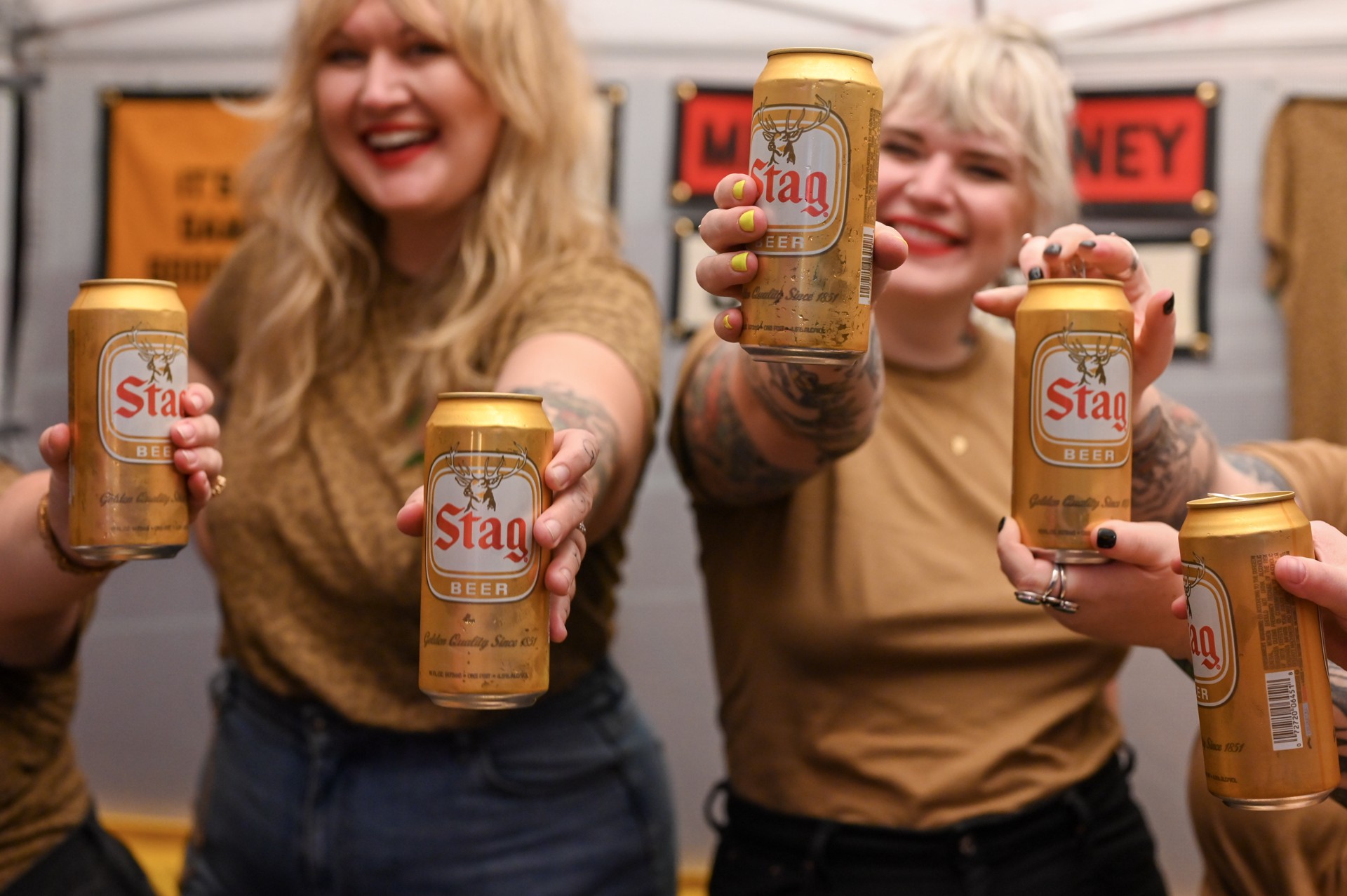 slide 5 of 10, Stag Beer, 12 Pack, 12 fl oz Cans, 12 ct