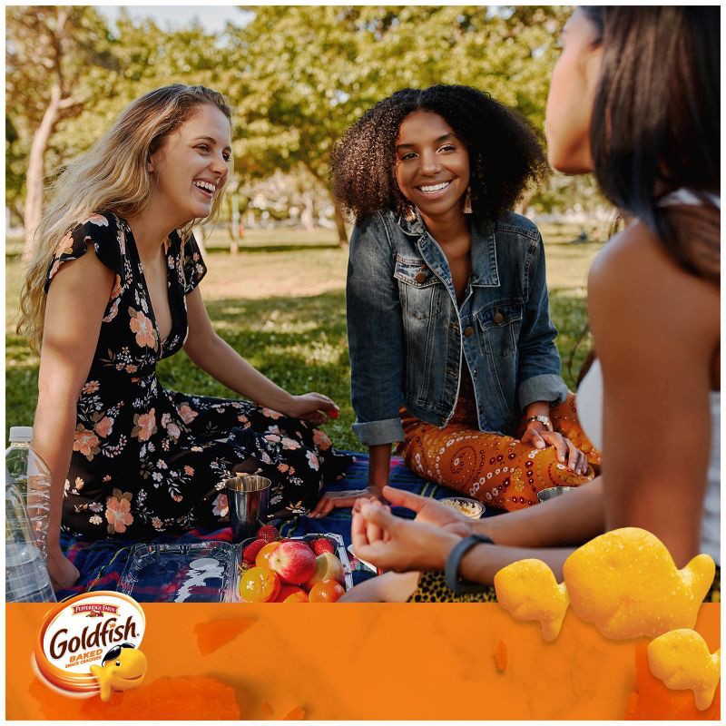 slide 4 of 9, Goldfish Cheddar Cheese Crackers Carton - 2oz, 2 oz