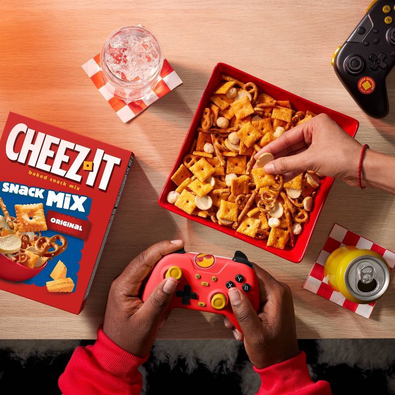 slide 7 of 12, Cheez-It Baked Classic Snack Mix - 10.5oz, 10.5 oz