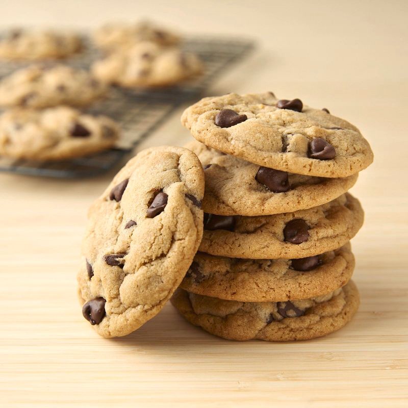 slide 2 of 14, Pillsbury Big Deluxe Chocolate Chip Cookie Dough - 16oz/12ct, 12 ct; 16 oz