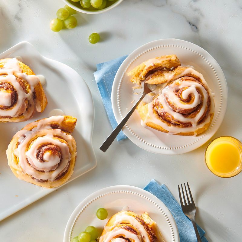 slide 6 of 7, Pillsbury Cinnamon Rolls with Icing - 12.4oz/8ct, 8 ct; 12.4 oz