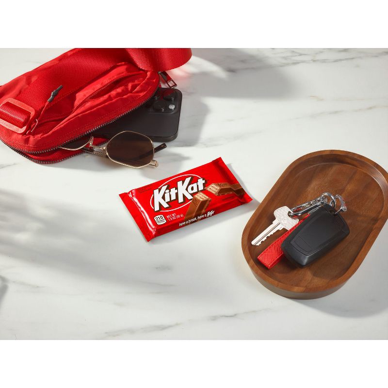 slide 5 of 7, Kit Kat Chocolate Candy Bar - 1.5oz, 1.5 oz