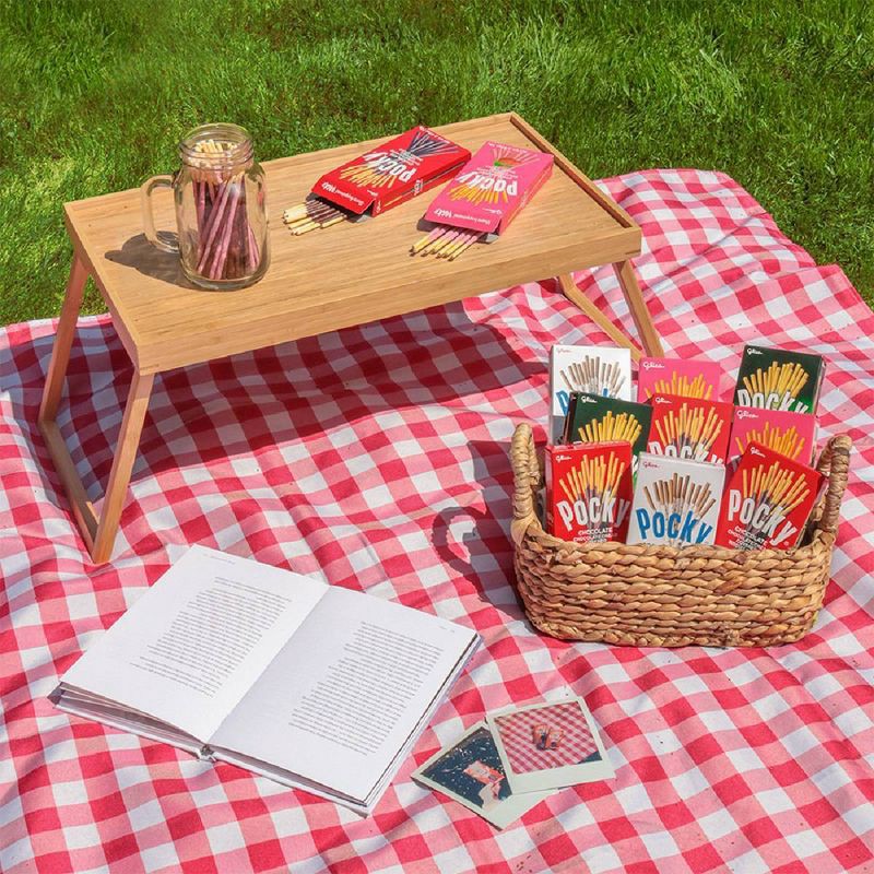 slide 3 of 5, Glico Pocky Strawberry Cream Covered Biscuit Sticks - 1.41oz, 1.41 oz