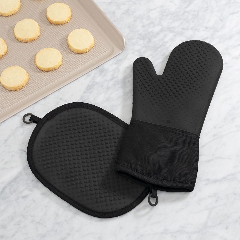 slide 6 of 6, OXO Oven Mitt: Black Silicone & Cotton, Machine Washable, 13.3" x 6.8", Solid Pattern, Kitchen Textile, 1 ct