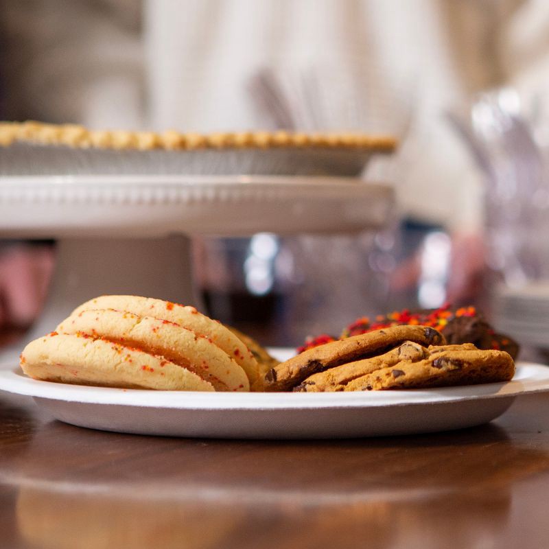 slide 5 of 6, Chinet Classic Dinner Plate 10 3/8" - 32ct, 32 ct