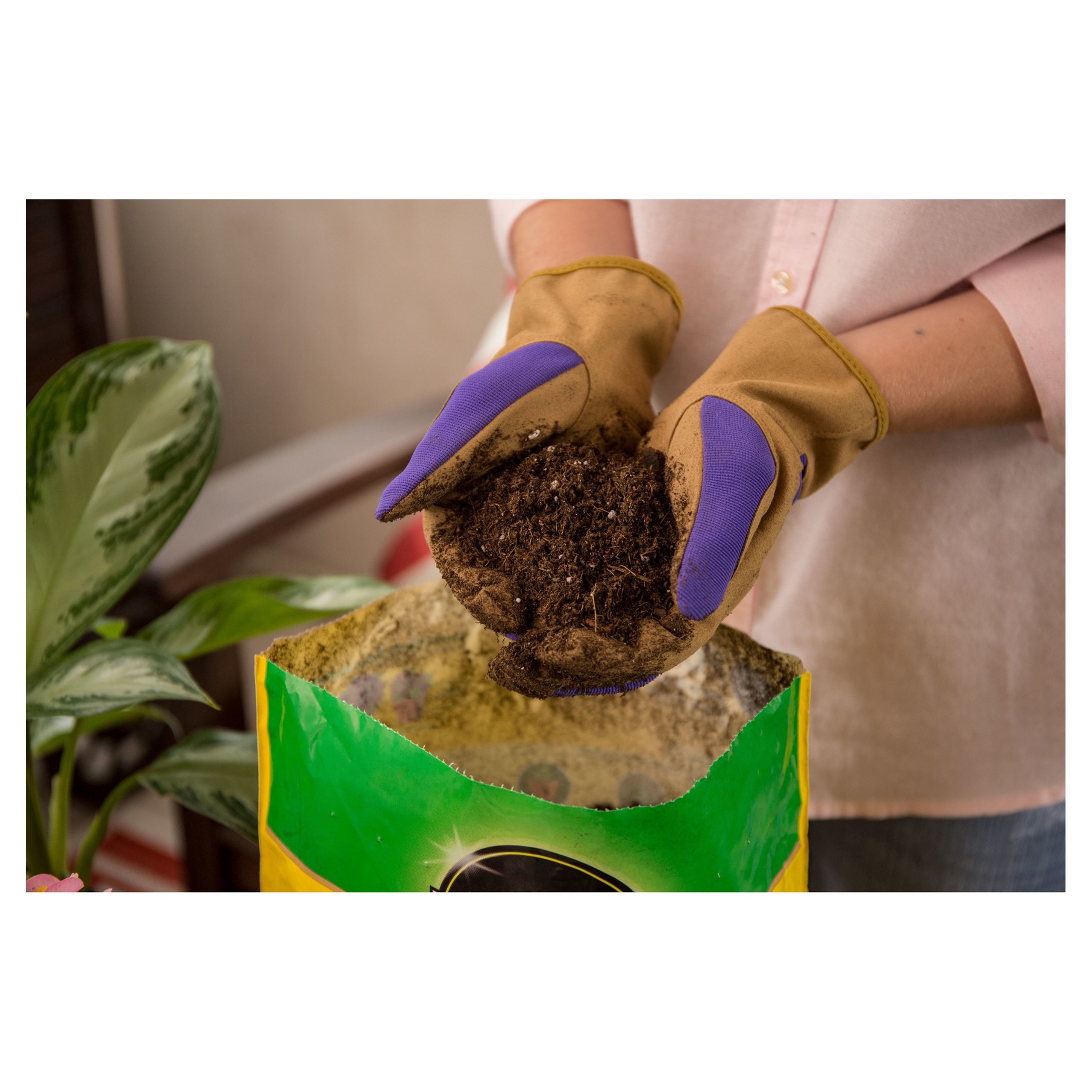 slide 4 of 4, Miracle-Gro Premium Potting Mix 1 Cubic Foot, 1 ct