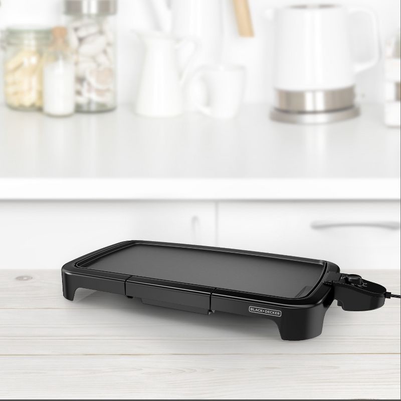 slide 4 of 7, BLACK+DECKER Family-Sized Electric Griddle - Black - GD2011B, 1 ct