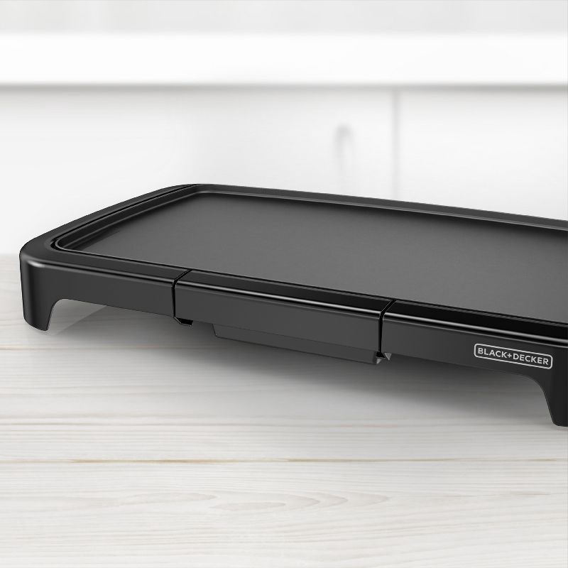 slide 7 of 7, BLACK+DECKER Family-Sized Electric Griddle - Black - GD2011B, 1 ct