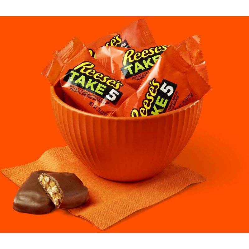 slide 3 of 7, Reese's Take 5 Pretzel, Caramel, Peanut Butter, Chocolate Snack Size Candy Bars - 11.25oz, 11.25 oz