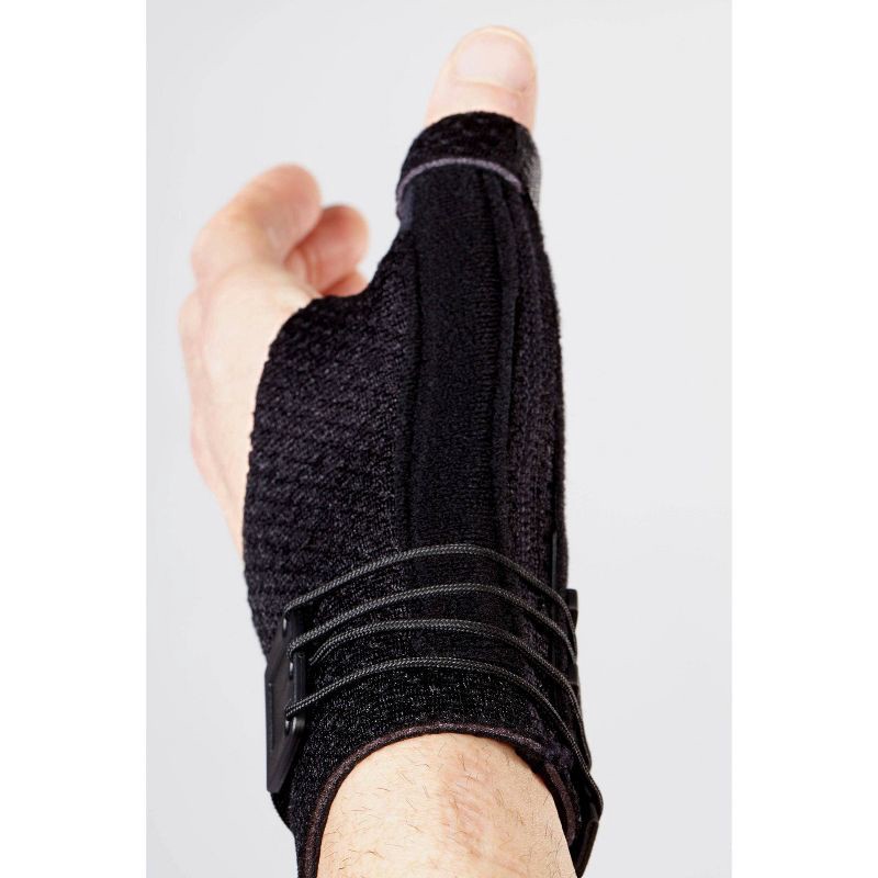 slide 8 of 8, FUTURO Deluxe Thumb Stabilizer, Thumb Brace for Left or Right Hand, S/M - 1pk, 1 ct