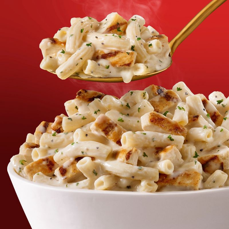 slide 2 of 9, Stouffer's Stouffers Family Size Chicken Alfredo Frozen Family Meal - 31oz​, 31 oz