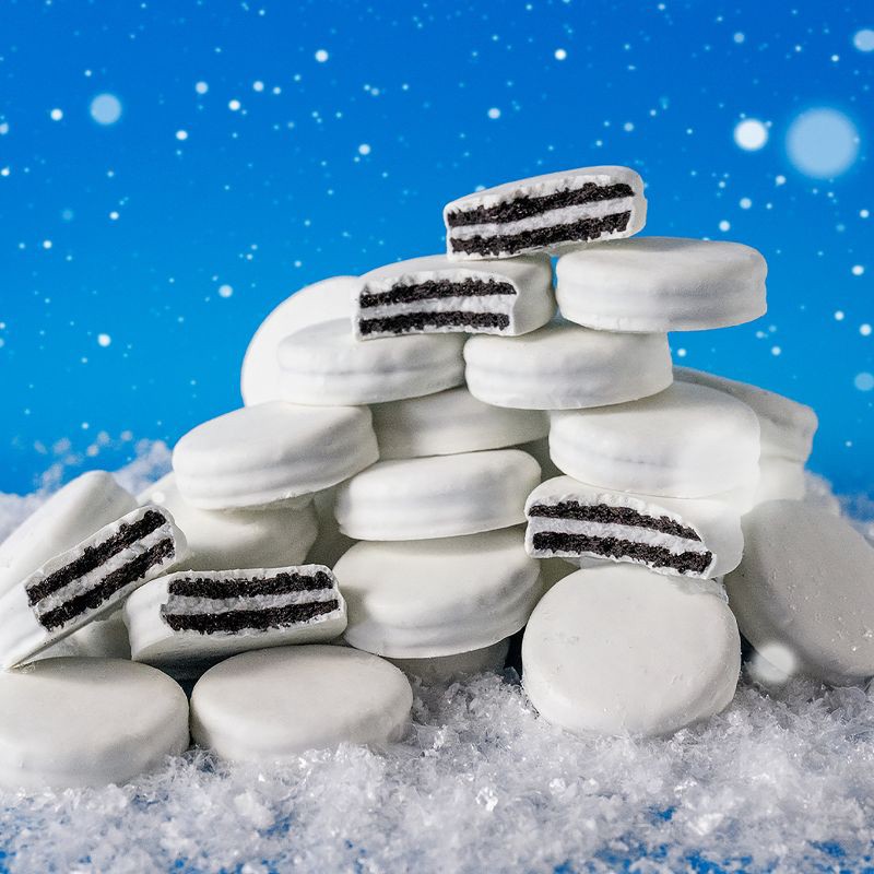 slide 11 of 13, Oreo White Fudge Covered Chocolate Sandwich Limited Edition Christmas Cookies - 8.5oz, 8.5 oz