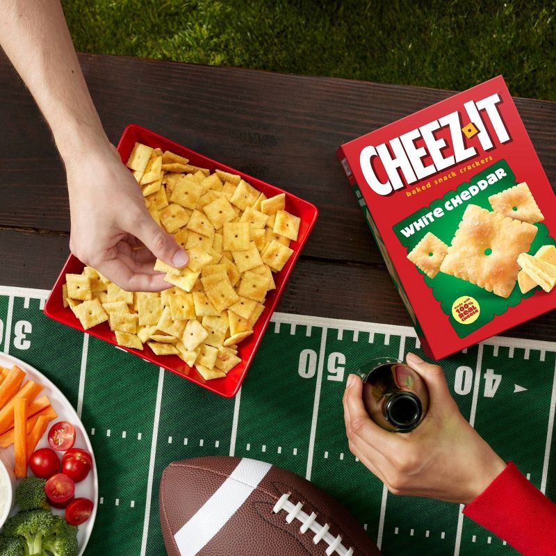 slide 5 of 10, Cheez-It White Cheddar Baked Snack Crackers - 21oz, 21 oz