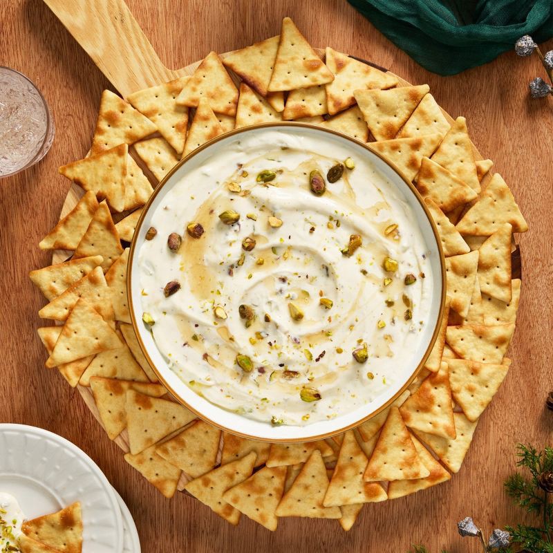 slide 4 of 9, Town House Pita Oven Baked Crackers Sea Salt - 9.5oz, 9.5 oz