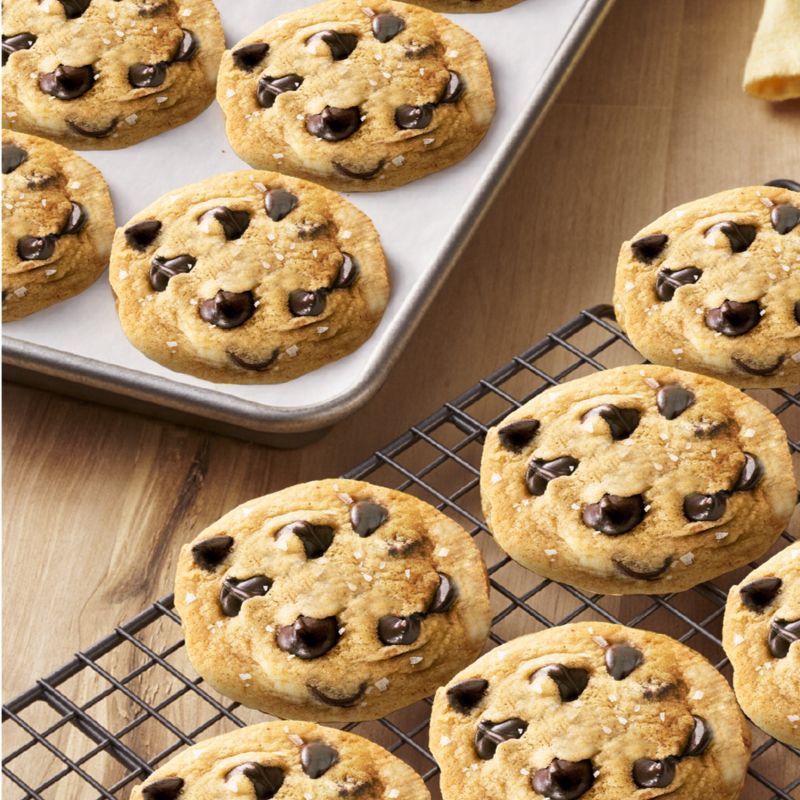 slide 3 of 16, Nestle Toll House Dark Chocolate Chips for Cookie Baking - 20oz, 20 oz