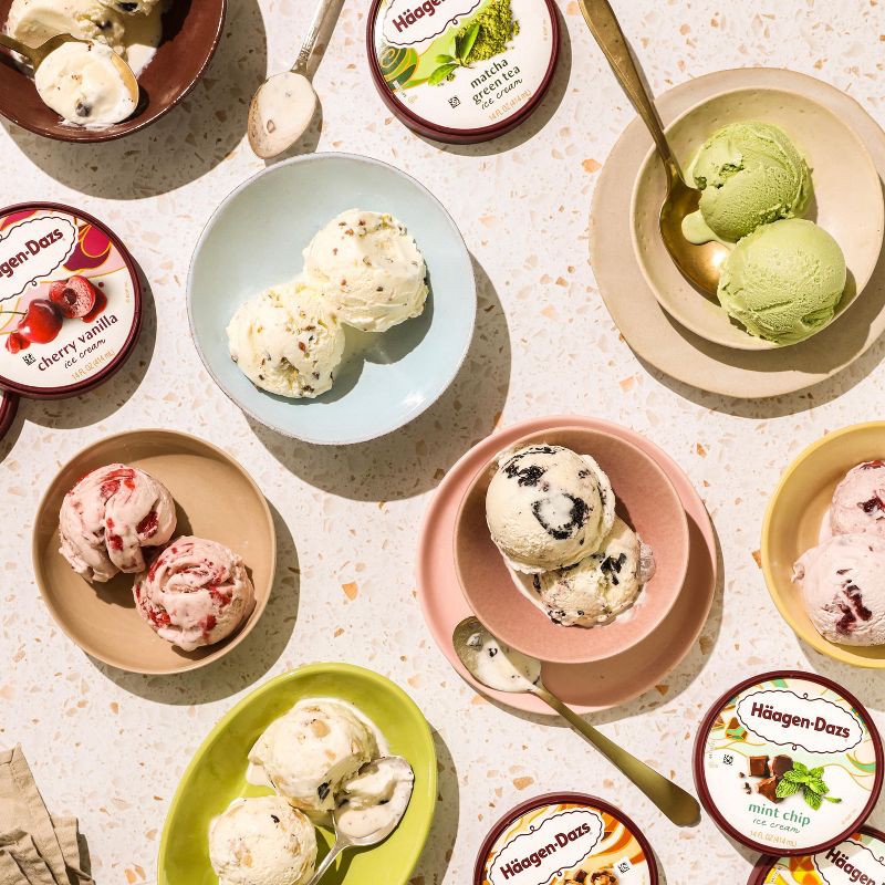 slide 2 of 15, Haagen-Dazs Strawberry Ice Cream - 14oz, 14 oz