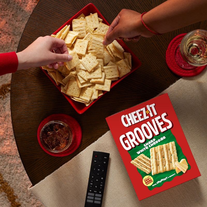 slide 5 of 9, Cheez-It Grooves Sharp White Cheddar Crackers - 9oz, 9 oz