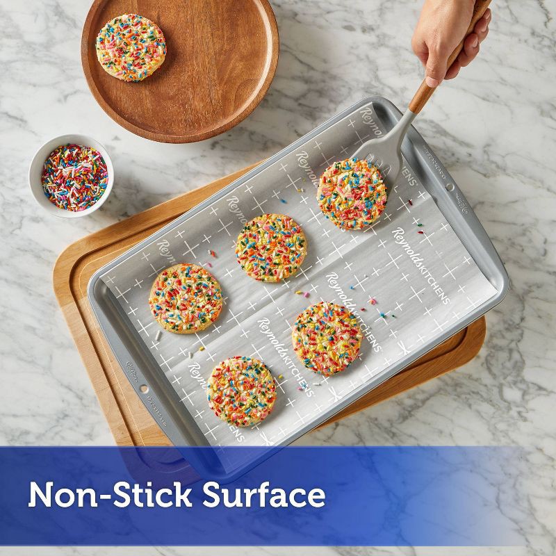 slide 4 of 7, Reynolds Kitchens Cookie Baking Sheets - 25ct/33.33 sq ft, 25 ct, 33.33 sq ft