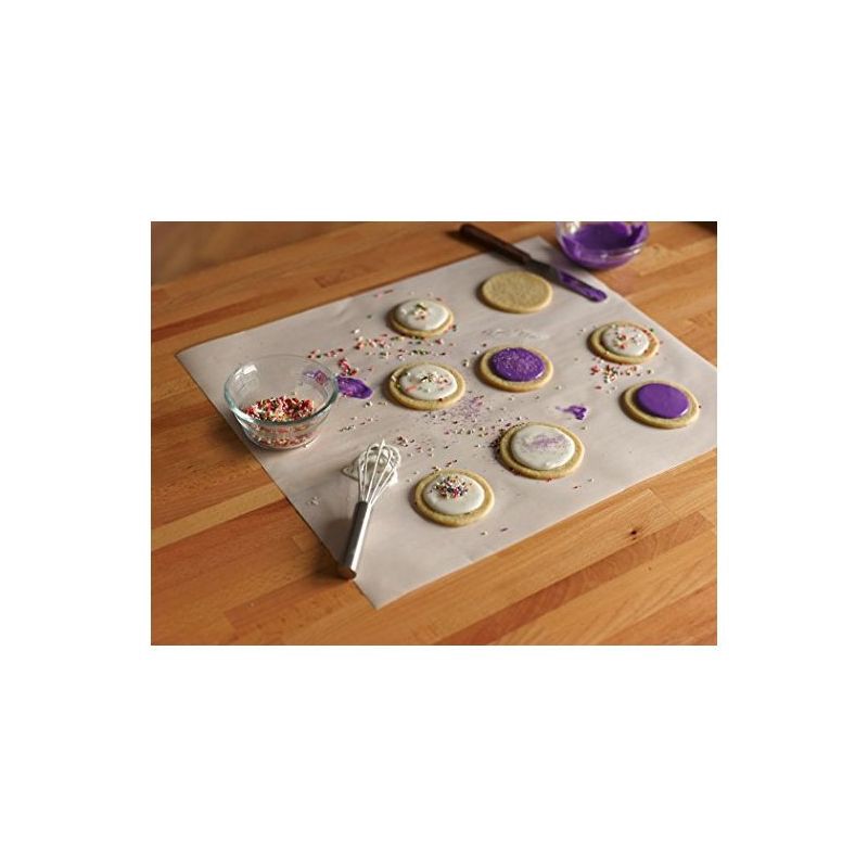 Reynolds Kitchens Cookie Baking Sheets - 25ct/33.33 sq ft 25 ct, 33.33 sq  ft