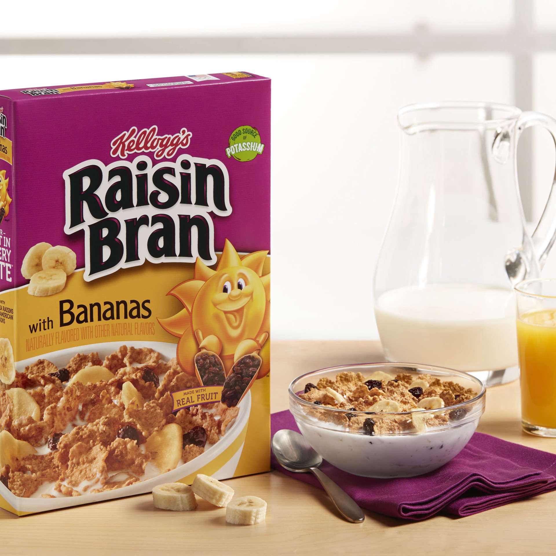 slide 3 of 5, Raisin Bran Kellogg's Raisin Bran Breakfast Cereal, Fiber Cereal, Made with Real Fruit, Original with Bananas, 15.9oz Box, 1 Box, 15.9 oz