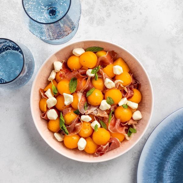 slide 1 of 1, Hy-Vee Seasons Dinner Bowl In Reactive Pink, 1 ct