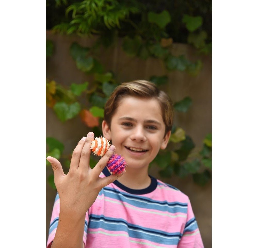 slide 5 of 6, Kess Drop Dot Balls, 3 ct