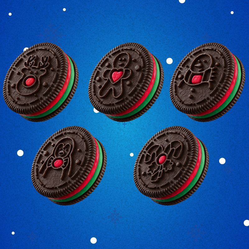 slide 7 of 13, OREO Red and Green Festive Cookies King Size - 2.04oz, 2.04 oz