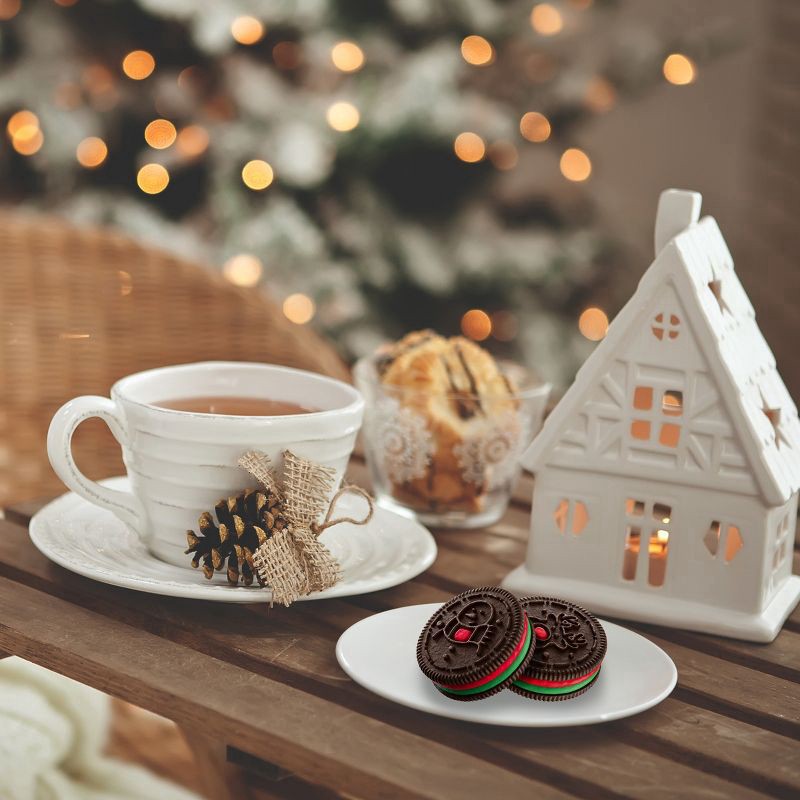 slide 3 of 13, OREO Red and Green Festive Cookies King Size - 2.04oz, 2.04 oz