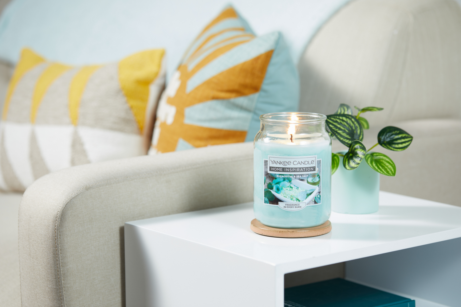 slide 3 of 3, Yankee Candle Home Inspiration Large Jar Eucalyptus & Sea Salt, 19 oz