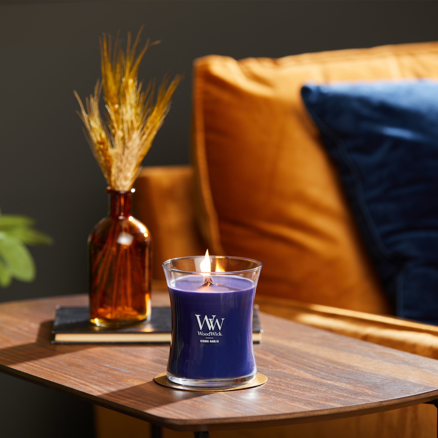 slide 4 of 4, WoodWick Hinoki Dahlia Candle 9.7 oz, 9.7 oz