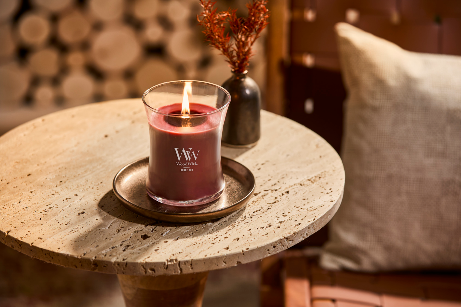 slide 3 of 3, Woodwick Medium Jar Candle Rogue Oud 9.7 Oz., 9.7 oz