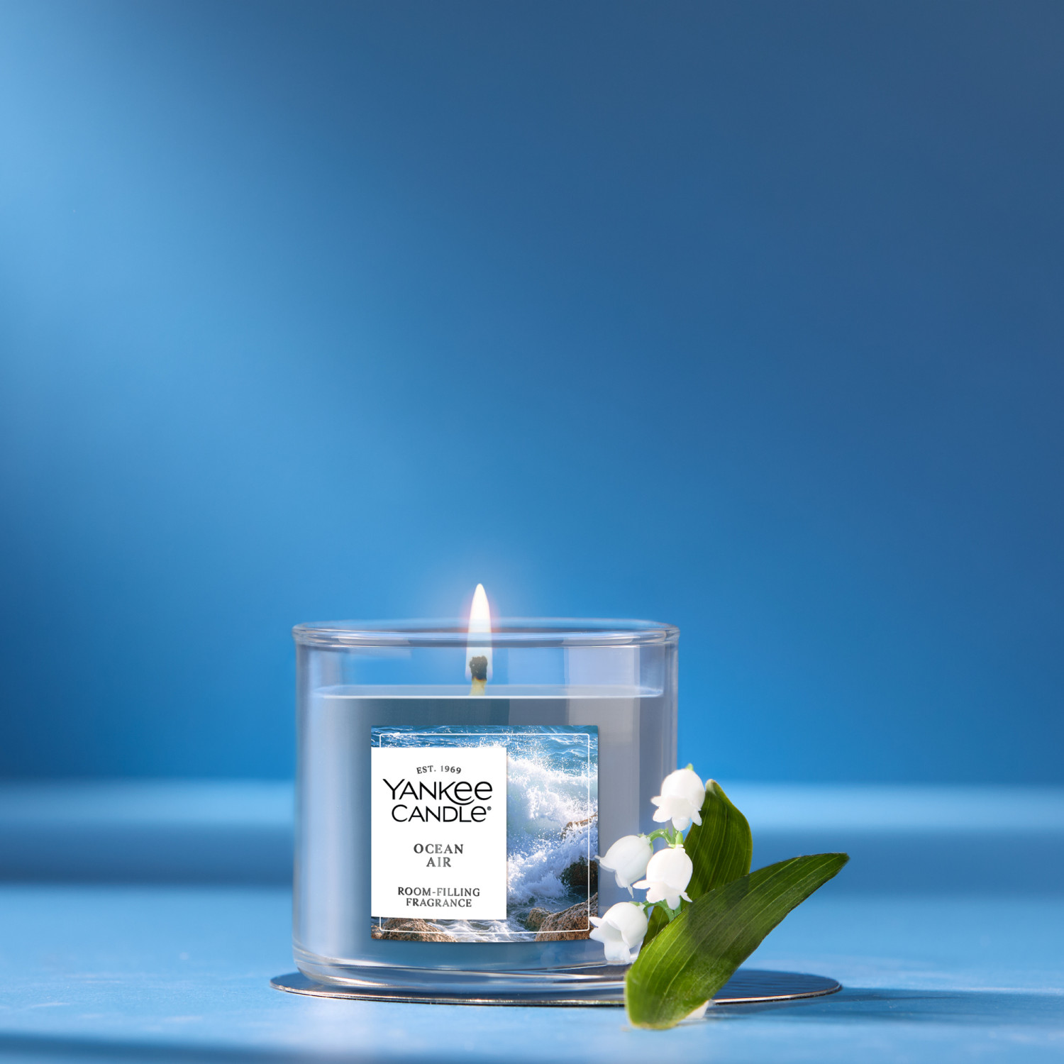 slide 2 of 5, Yankee Candle Small Tumbler Ocean Air 4.3 Oz., 4.3 oz