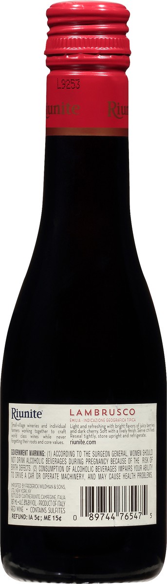 slide 3 of 3, Riunite Lambrusco, Emilia, 187 ml